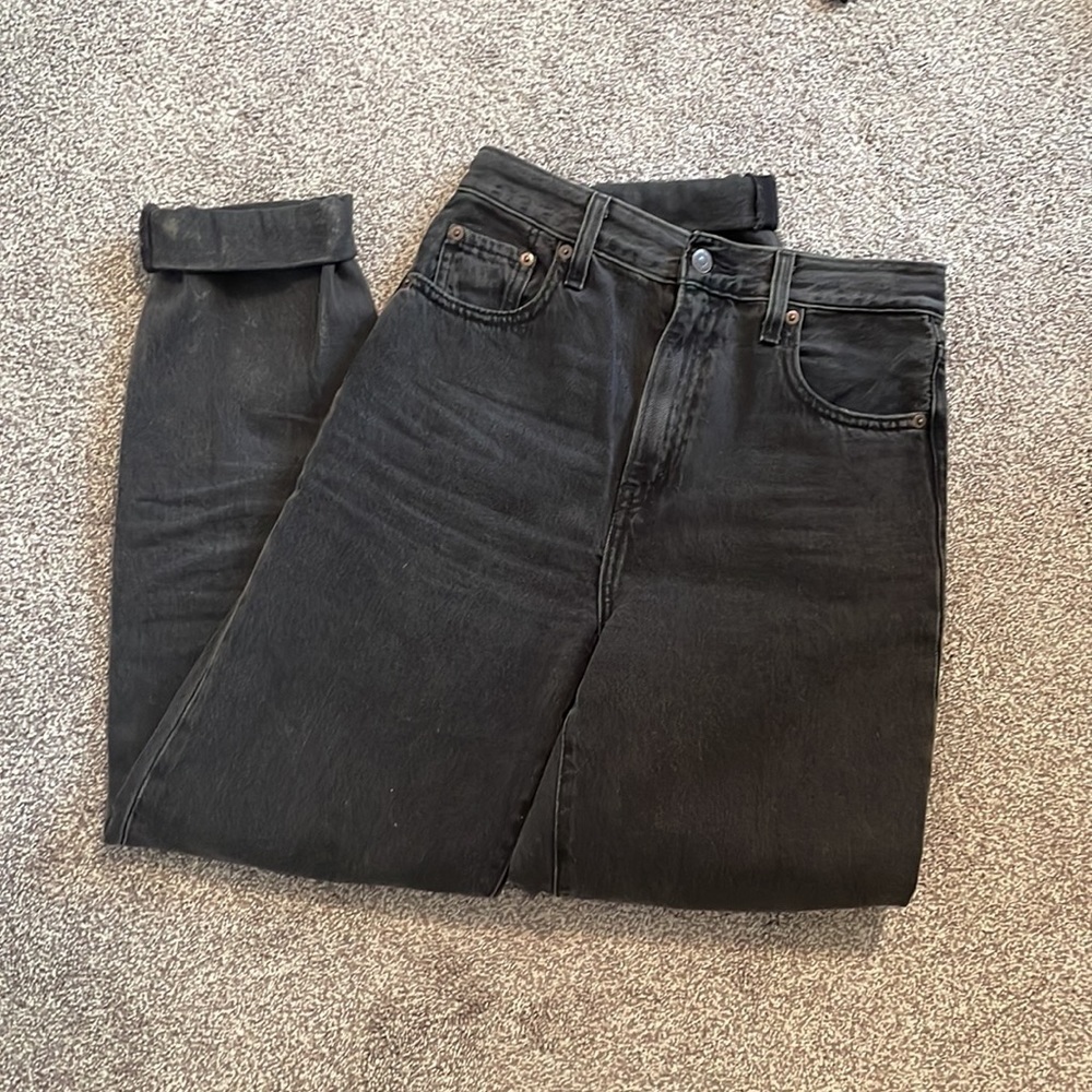 Levi's High Loose Taper Jeans - Picture 8 of 9